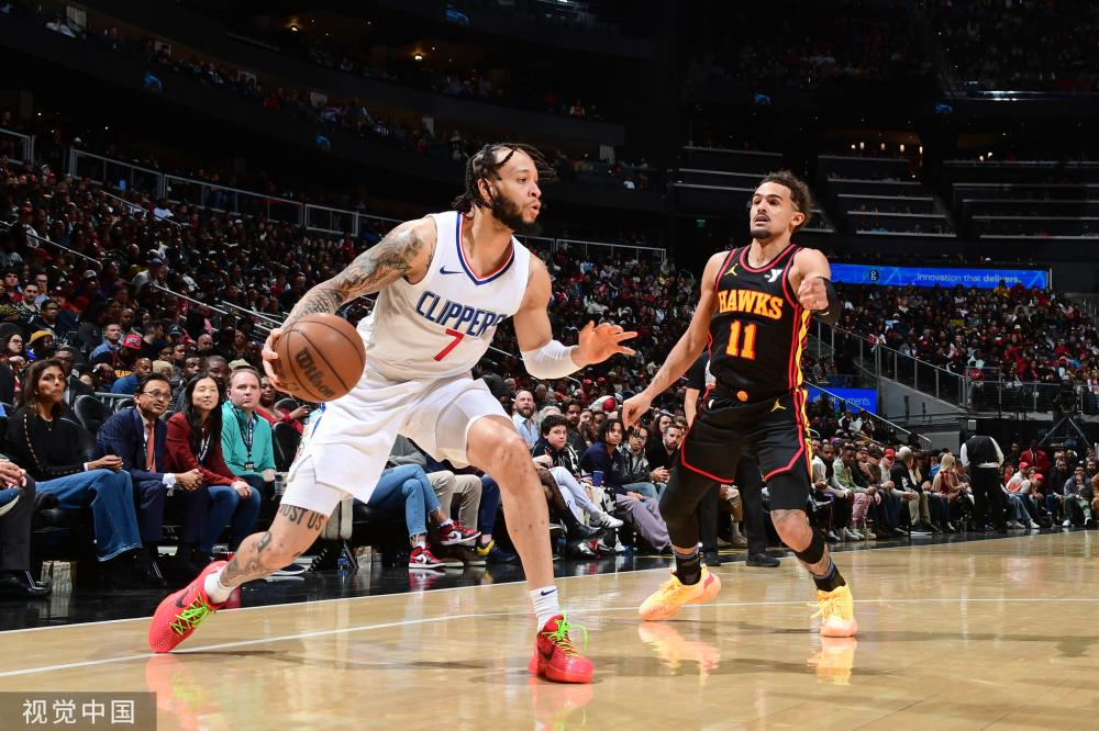 他在关键时 他在关键时