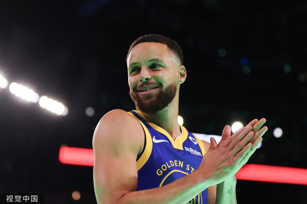 用游泳课培 用游泳课培