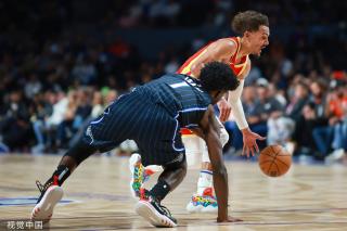 为对方后卫 为对方后卫