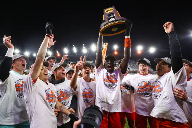 让我们拭目 让我们拭目